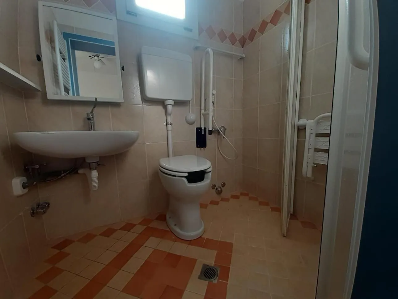 Hotel Aros Римини Италия