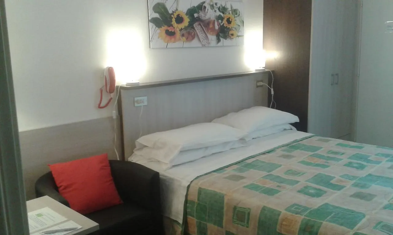 Hotel Aros Римини
