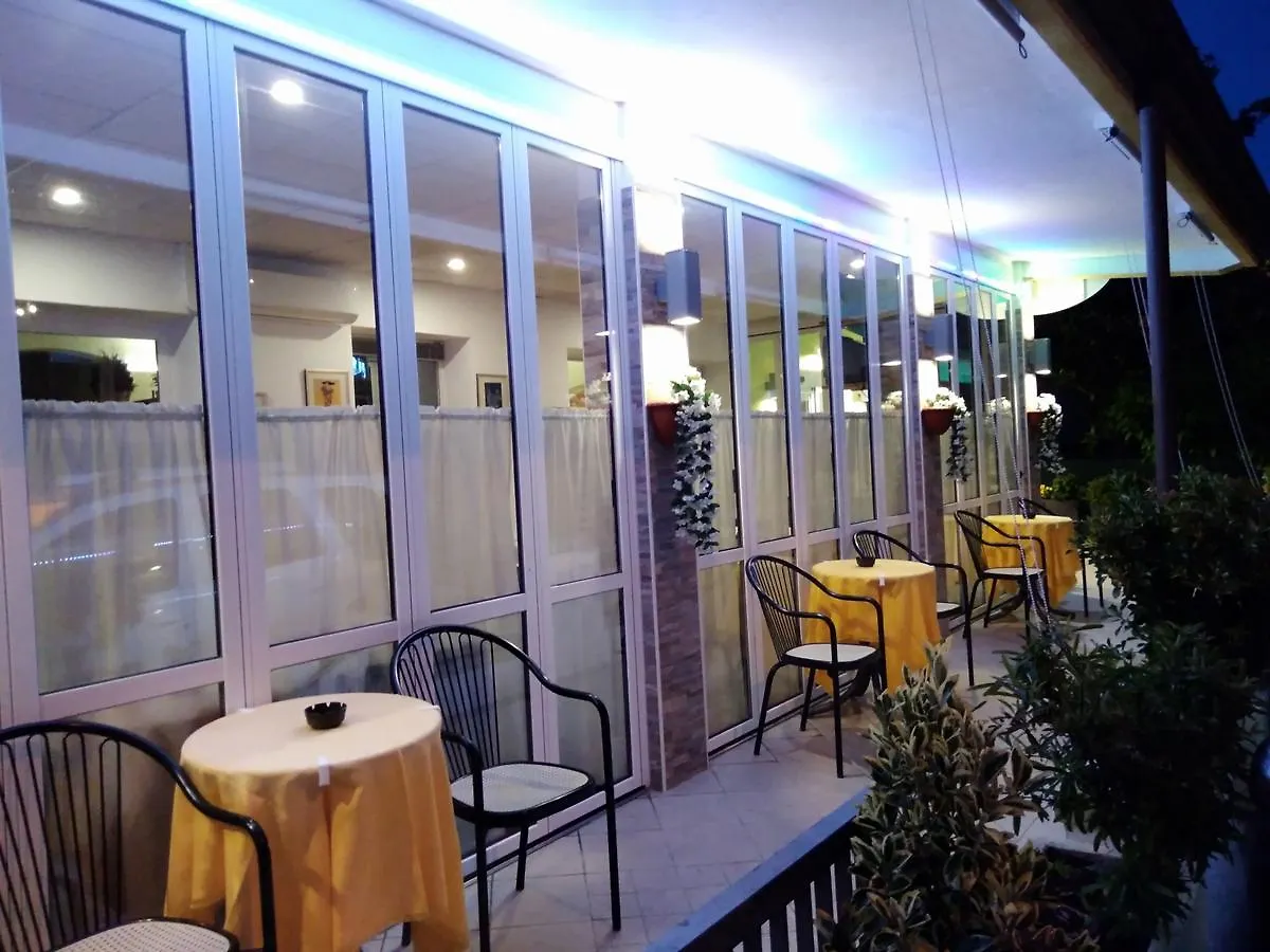 Hotel Aros Римини 3*,